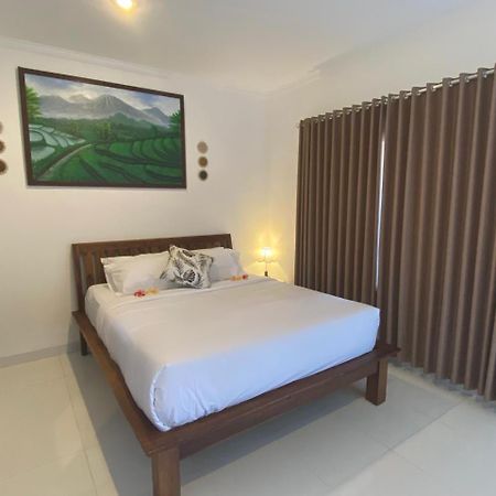 Manis Guest House Семіньяк Екстер'єр фото