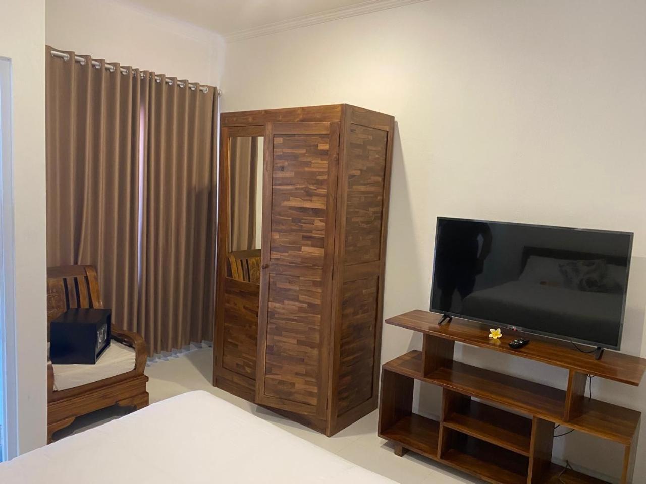 Manis Guest House Семіньяк Екстер'єр фото